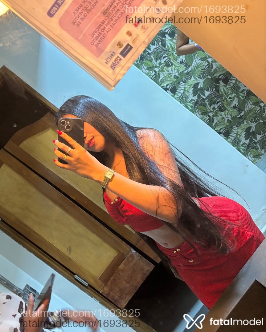 Acompanhante mulher morena (o) de olhos castanhos - ágata
