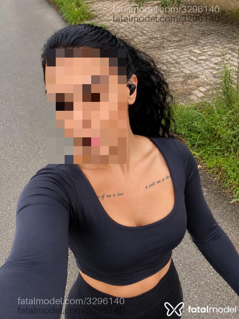 Acompanhante mulher morena (o) de olhos castanhos - Vickk