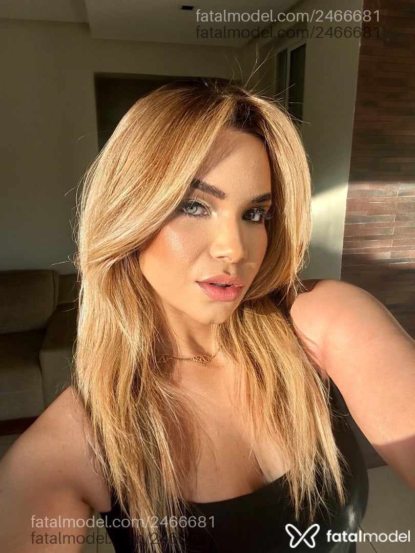 Acompanhante mulher loira (o) de olhos azuis - Sofia Brandão