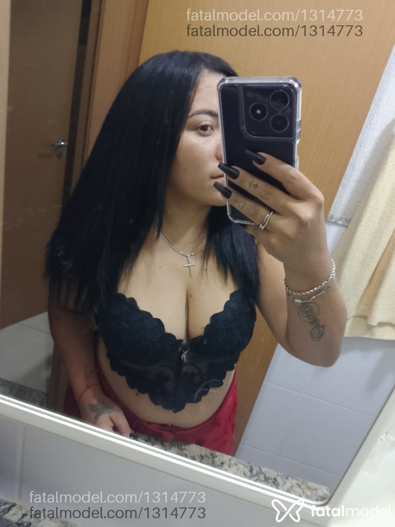 Acompanhante mulher morena (o) de olhos castanhos - Smith Santos Acompanhante mulher morena (o) de olhos castanhos - Smith Santos