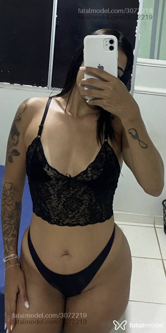 Acompanhante mulher morena (o) de olhos castanhos em Sarzedo - Alice