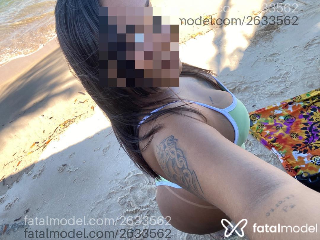Acompanhante mulher com cabelo castanho de olhos castanhos - ísis