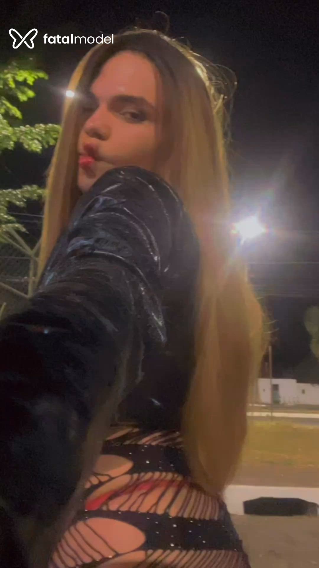 Acompanhante mulher trans com cabelo castanho de olhos castanhos - Kelly Santos