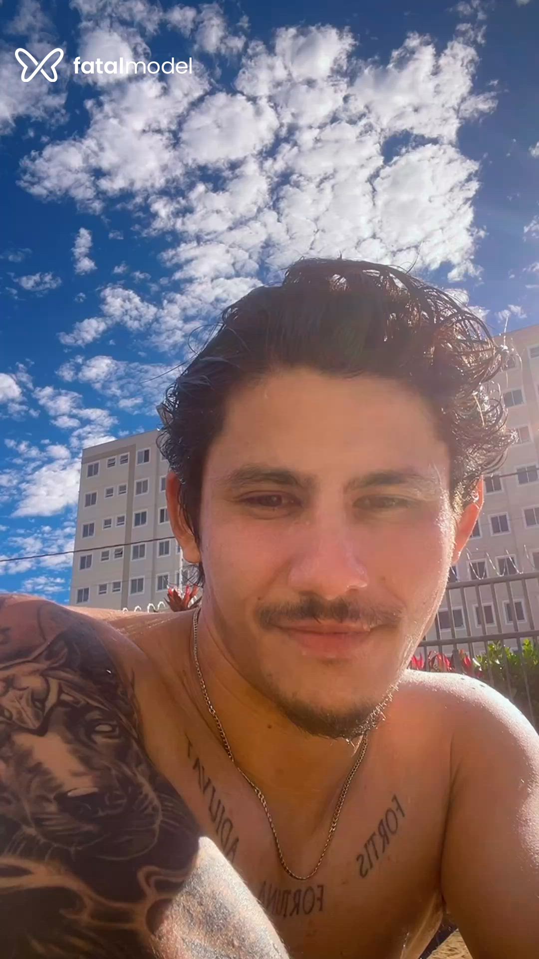 Acompanhante homem com cabelo castanho de olhos mel - Xandy