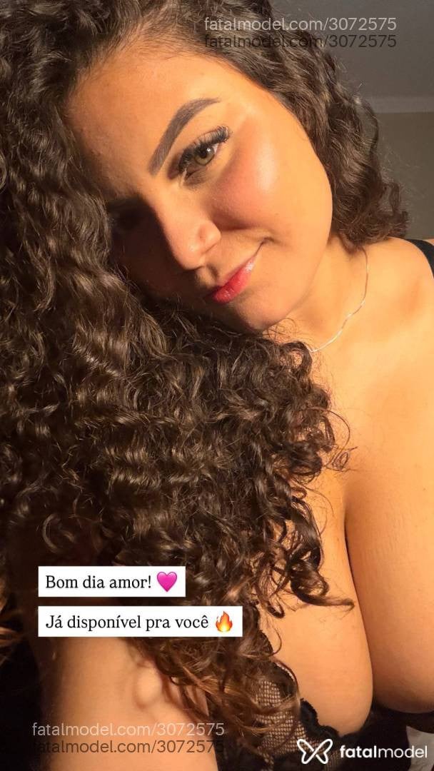 Acompanhante mulher com cabelo castanho de olhos verdes - Clara Mendes
