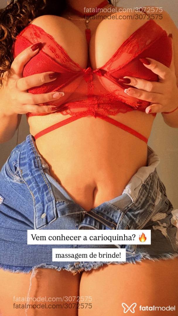 Acompanhante mulher com cabelo castanho de olhos verdes - Clara Mendes