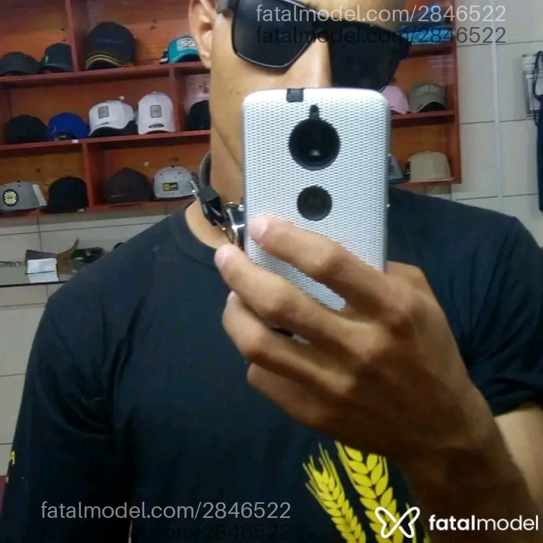 Acompanhante homem com cabelo castanho de olhos castanhos - David