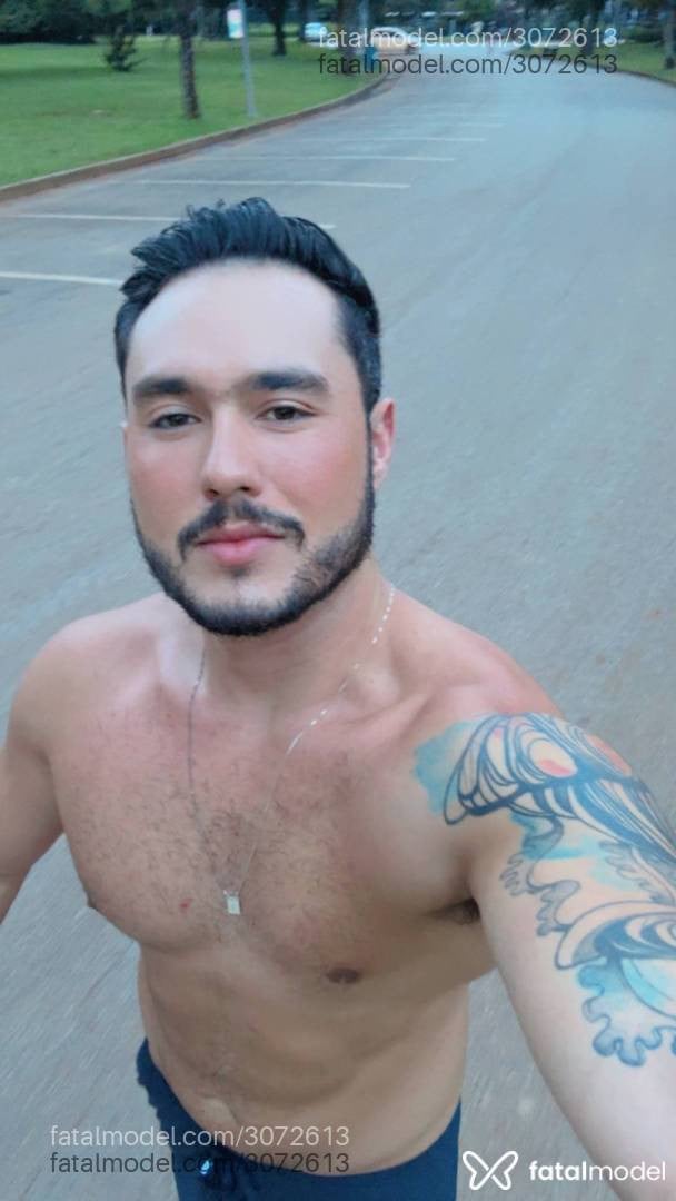 Acompanhante homem com cabelo castanho de olhos mel em São Paulo - Matheus Silva