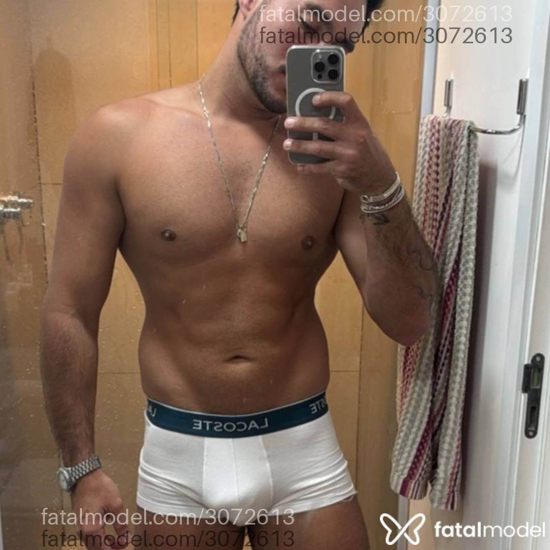Acompanhante homem com cabelo castanho de olhos mel em São Paulo - Matheus Silva
