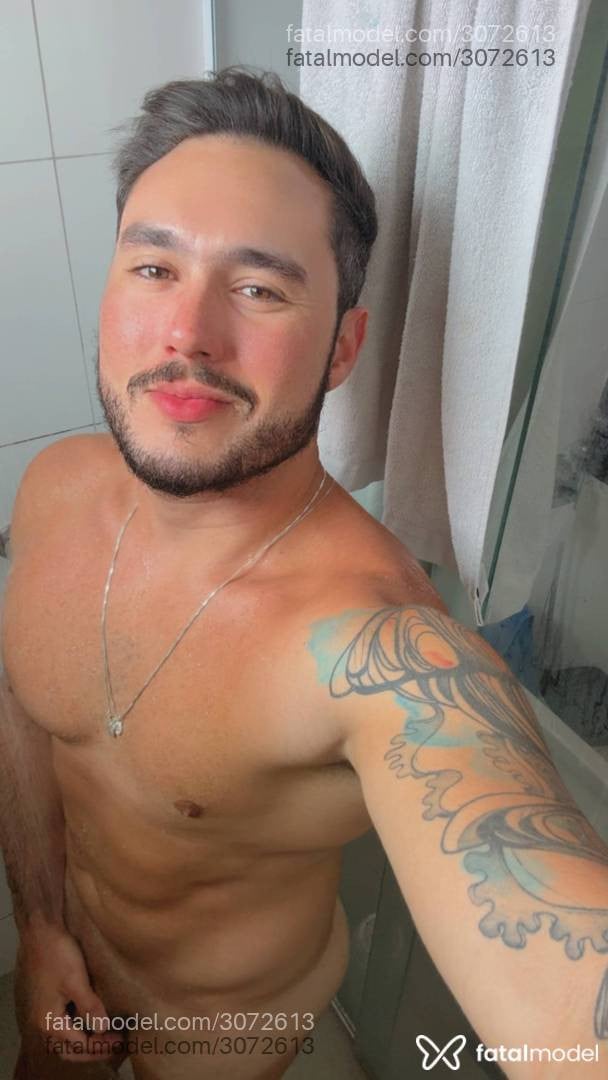 Acompanhante homem com cabelo castanho de olhos mel em São Paulo - Matheus Silva