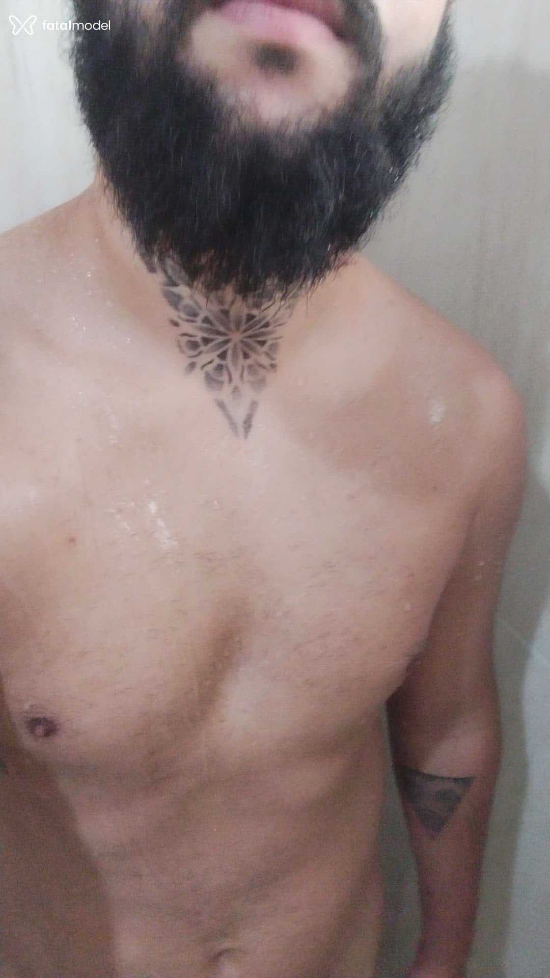 Acompanhante homem morena (o) de olhos castanhos - Henrique