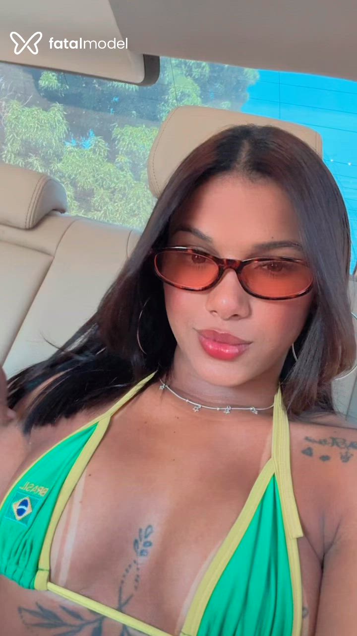 Acompanhante mulher morena (o) de olhos castanhos - Isabela Viera