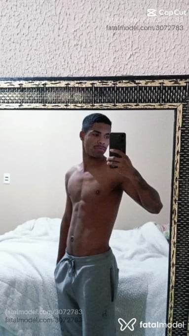 Acompanhante homem morena (o) de olhos castanhos em Goiânia - Lewis