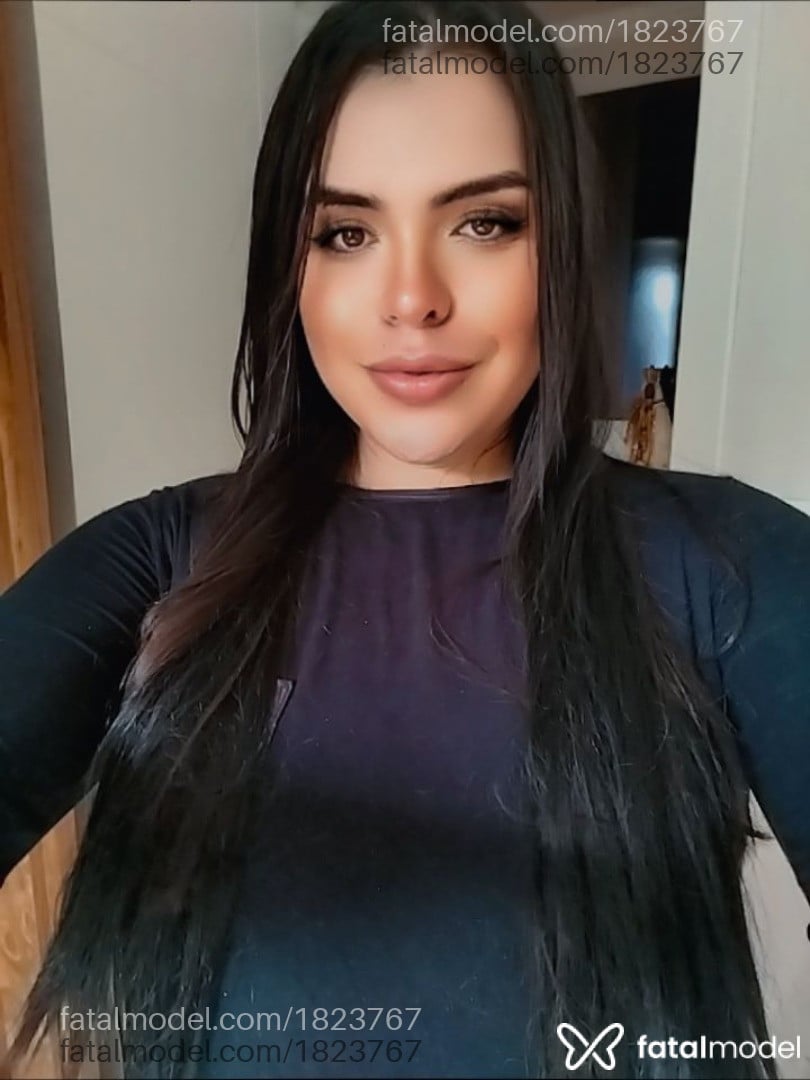Acompanhante mulher trans morena (o) de olhos castanhos - Alicia