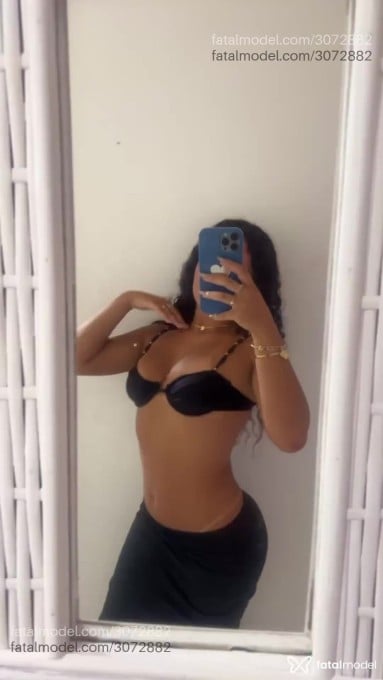Acompanhante mulher morena (o) de olhos castanhos - Livia Castellani