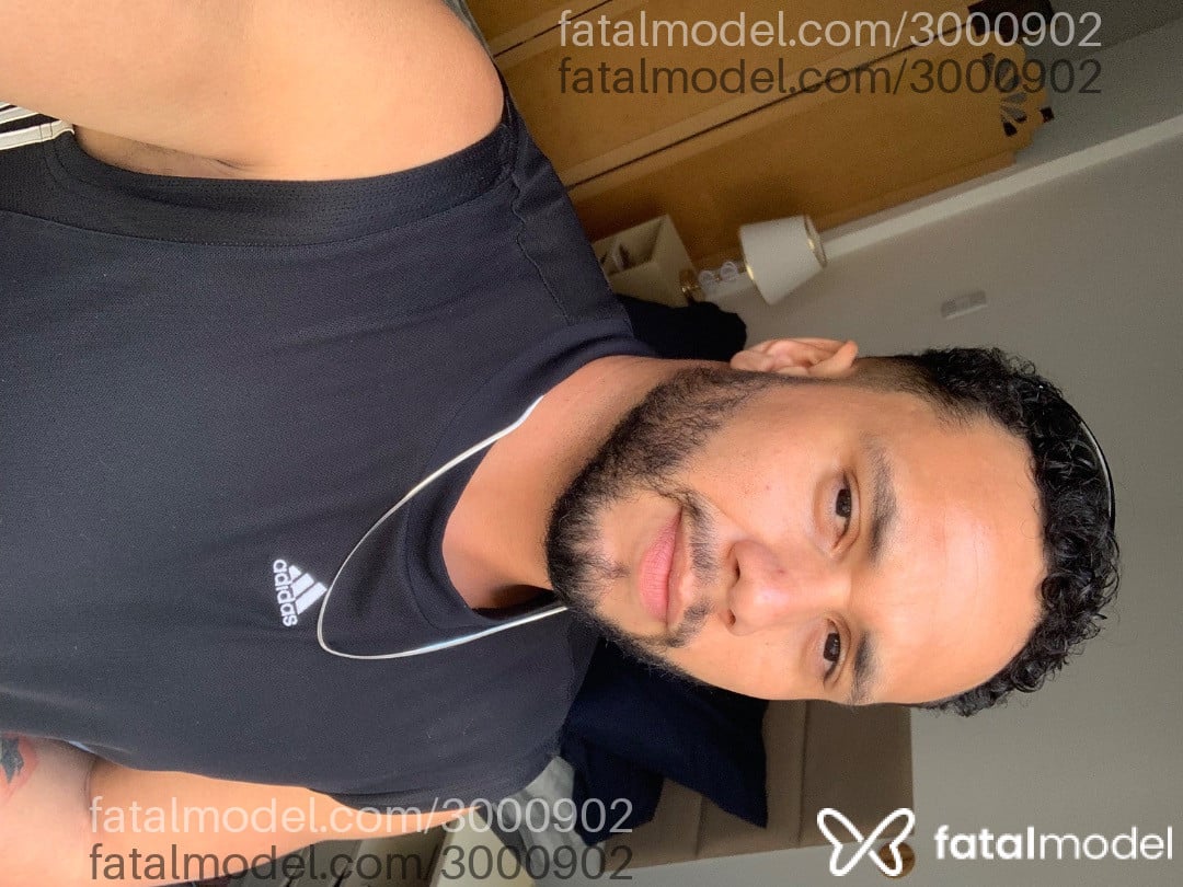 Acompanhante homem morena (o) de olhos pretos - Rodrigo