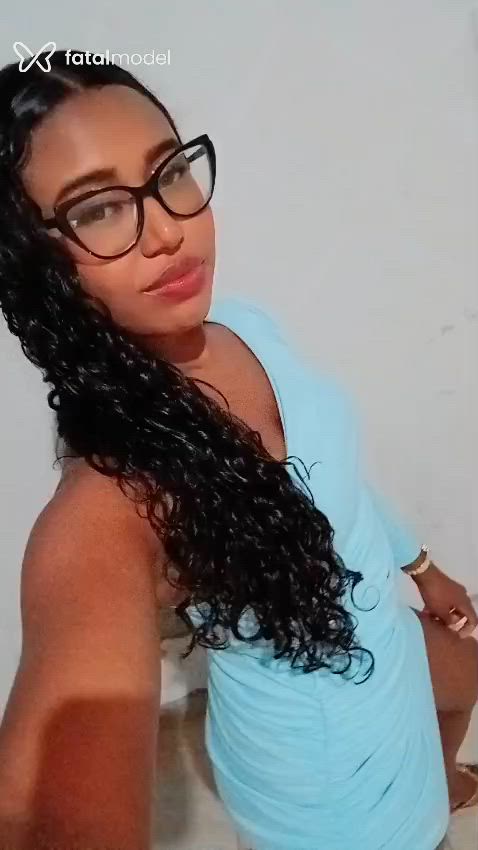 Acompanhante mulher com cabelo castanho de olhos castanhos - Morenah Acompanhante mulher com cabelo castanho de olhos castanhos - Morenah