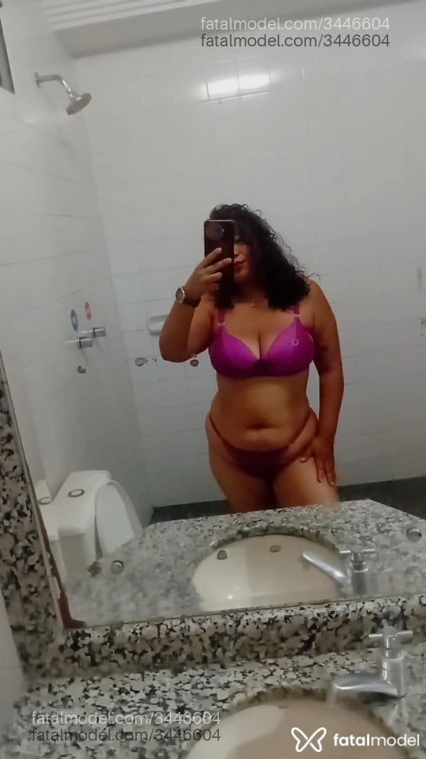 Acompanhante mulher morena (o) de olhos castanhos - Kelly