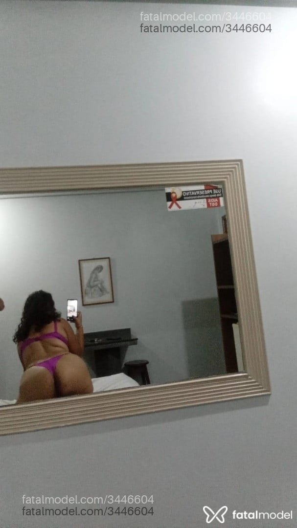 Acompanhante mulher morena (o) de olhos castanhos - Kelly