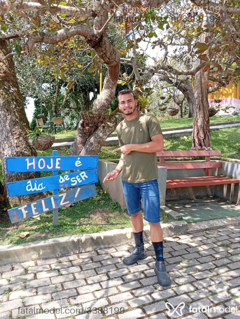 Acompanhante homem morena (o) de olhos castanhos - Éwerton Santos