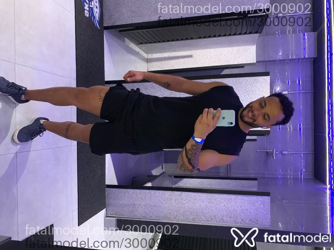 Acompanhante homem morena (o) de olhos pretos - Rodrigo