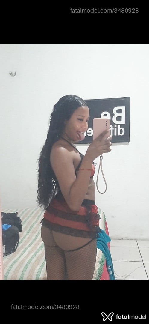 Acompanhante mulher com cabelo castanho de olhos castanhos - Morenah Acompanhante mulher com cabelo castanho de olhos castanhos - Morenah