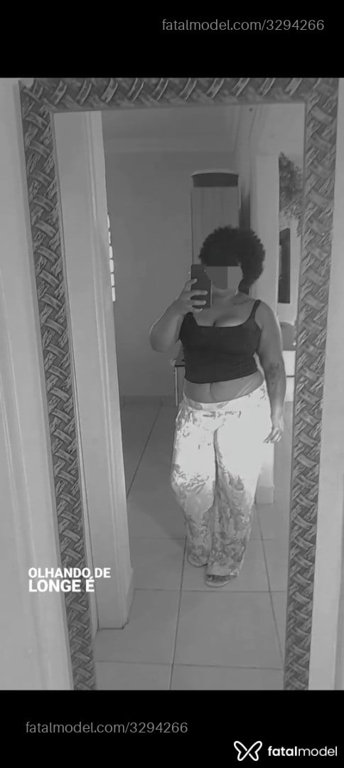 Acompanhante mulher morena (o) de olhos pretos - Morena