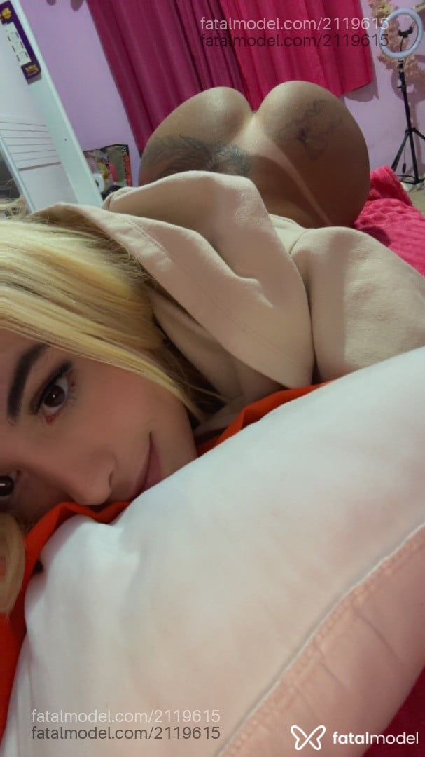 Acompanhante mulher trans loira (o) de olhos castanhos - Alice Ninf