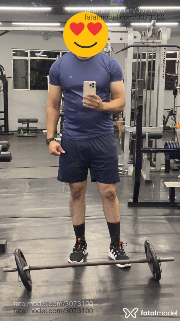 Acompanhante homem com cabelo castanho de olhos castanhos - Toretto