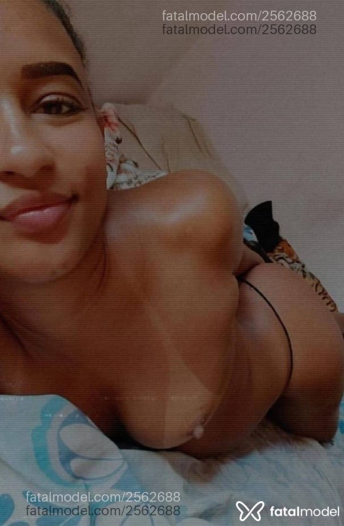 Acompanhante mulher com cabelo castanho de olhos mel - Seubombom