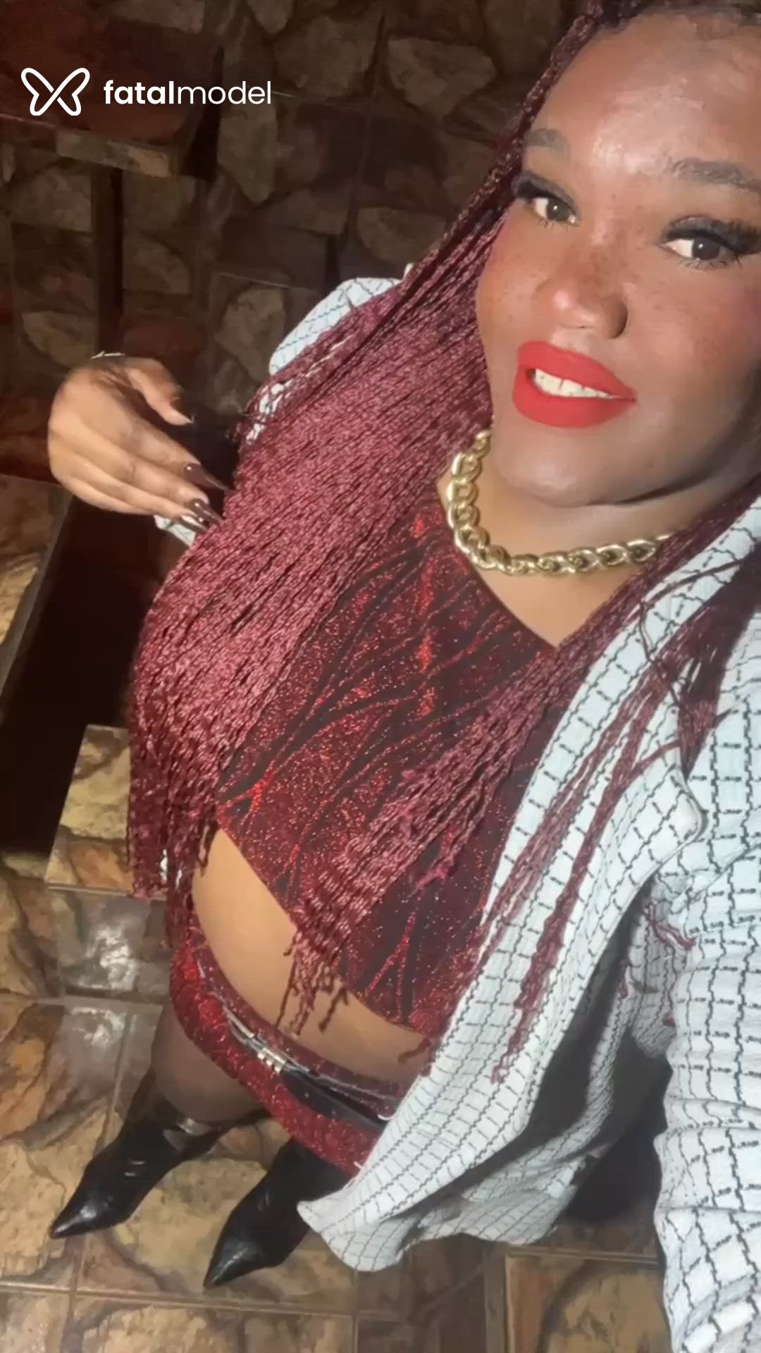 Acompanhante mulher trans morena (o) de olhos pretos - Brenda Mansur