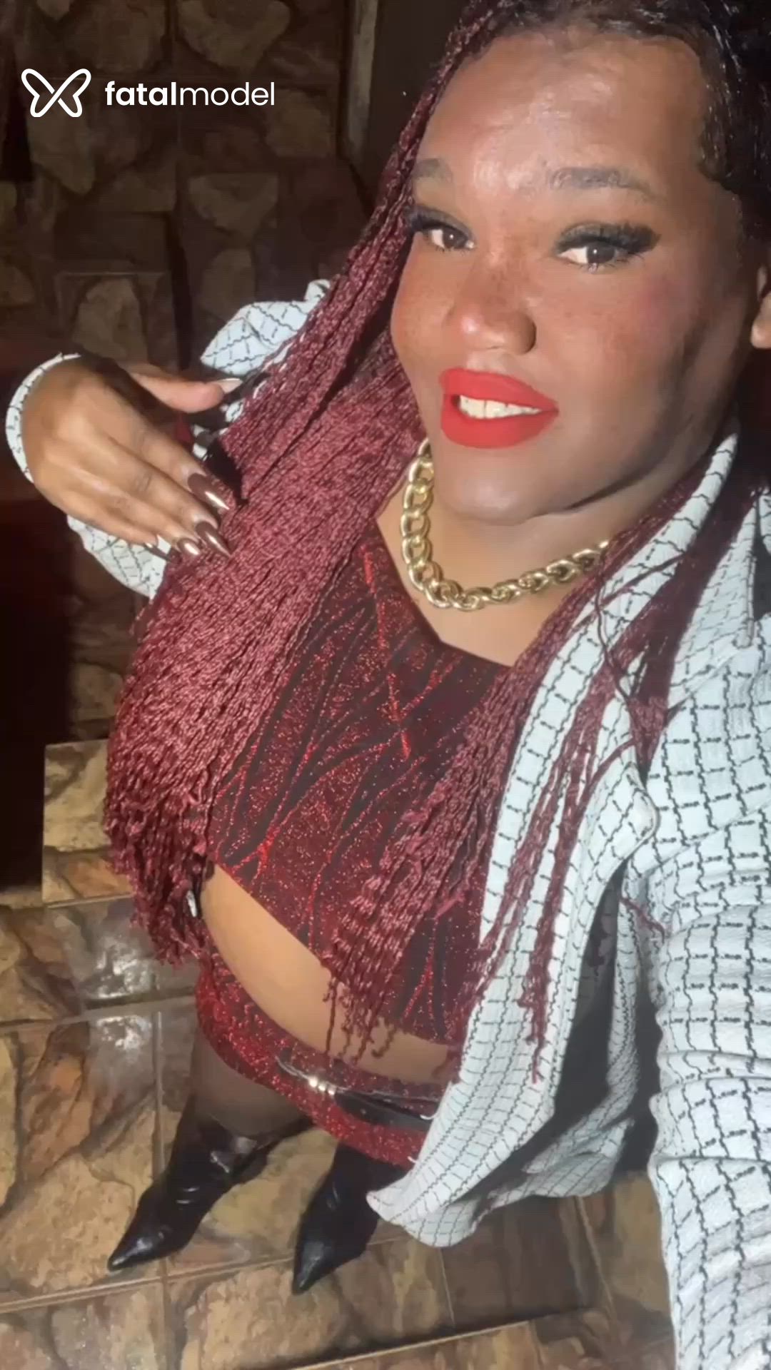 Acompanhante mulher trans morena (o) de olhos pretos - Brenda Mansur