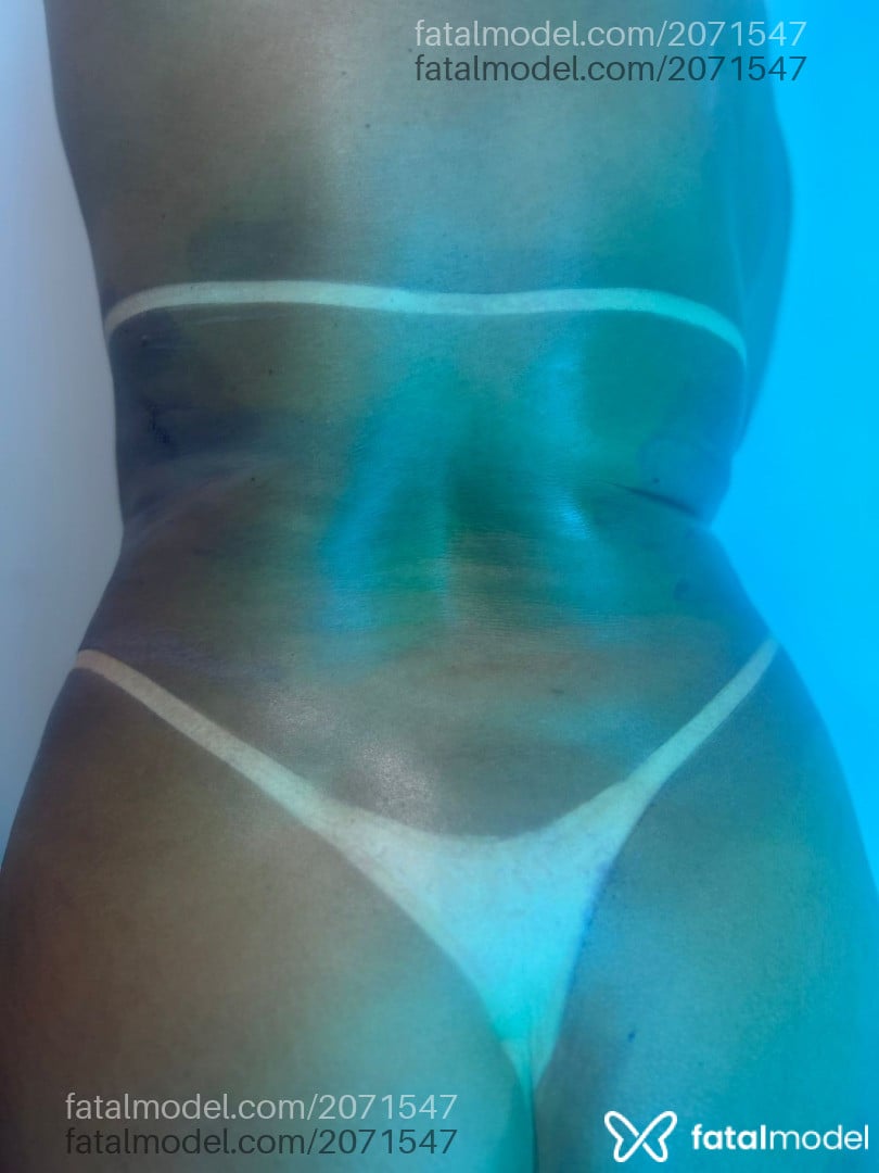 Acompanhante mulher morena (o) de olhos castanhos - Mônica