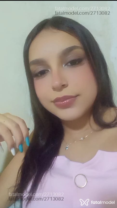 Acompanhante mulher morena (o) de olhos castanhos - Livia