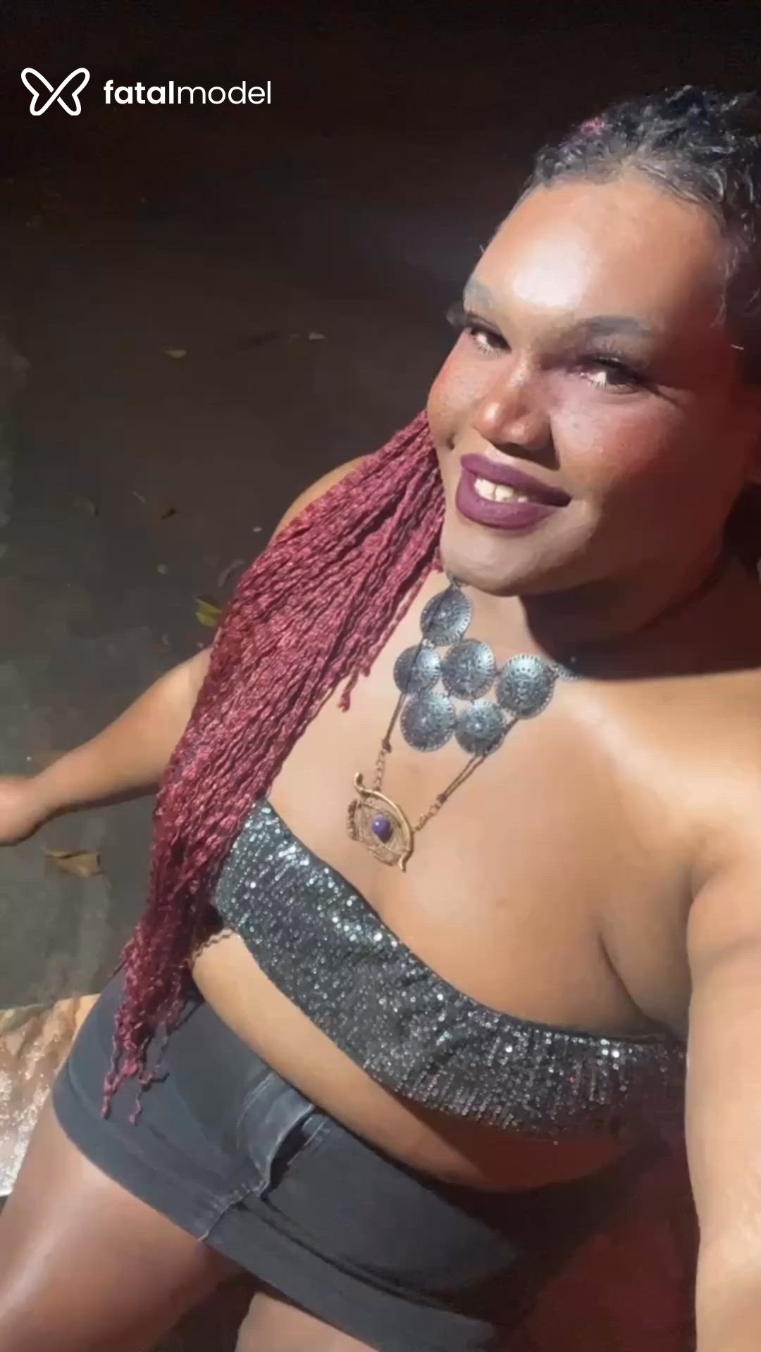 Acompanhante mulher trans morena (o) de olhos pretos - Brenda Mansur
