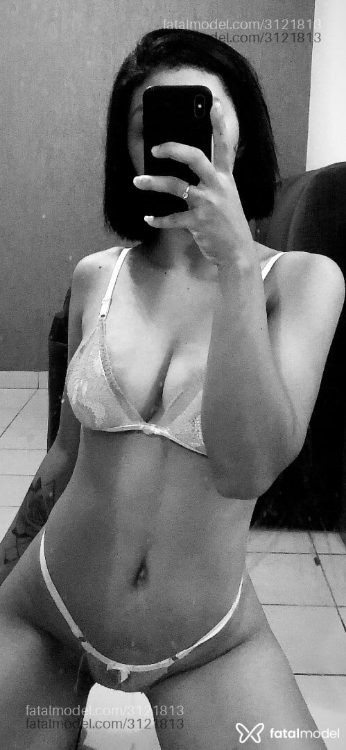 Acompanhante mulher morena (o) de olhos castanhos - Melissa