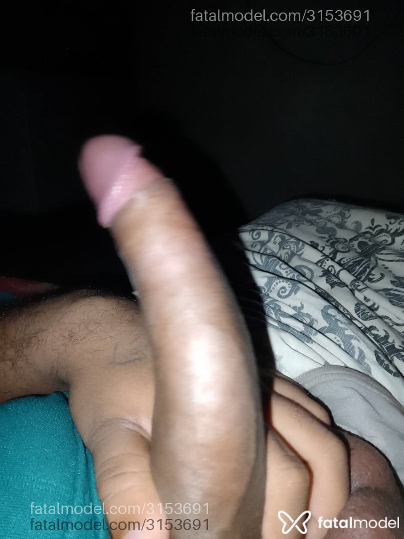 Acompanhante homem com cabelo castanho de olhos castanhos - Renan