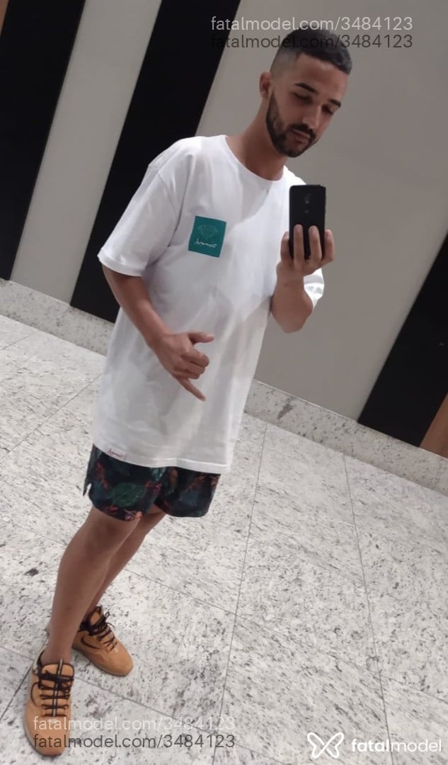 Acompanhante homem morena (o) de olhos castanhos - Cristiano