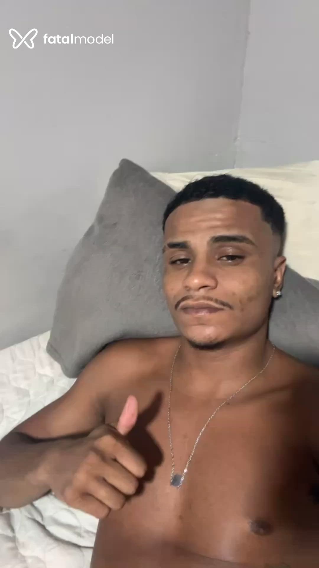 Acompanhante homem morena (o) de olhos pretos - Pretinho Acompanhante homem morena (o) de olhos pretos - Pretinho