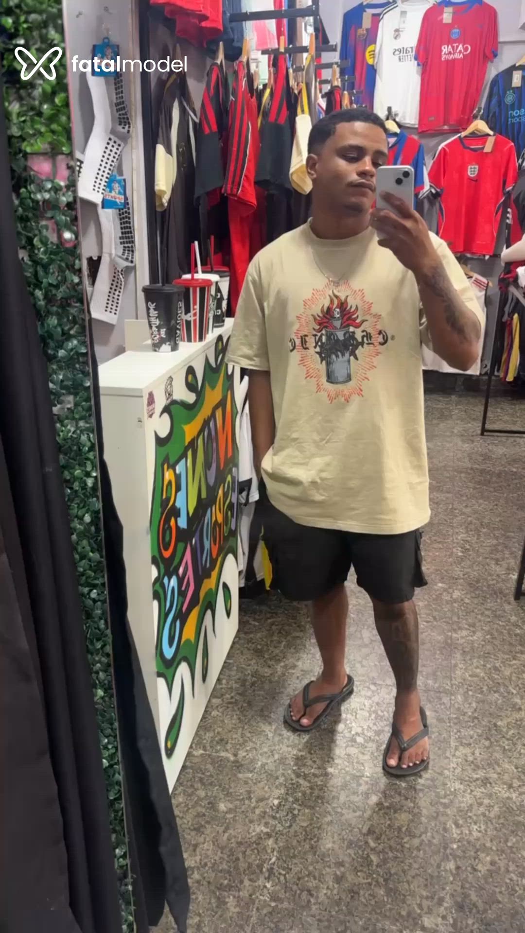 Acompanhante homem morena (o) de olhos pretos - Pretinho Acompanhante homem morena (o) de olhos pretos - Pretinho
