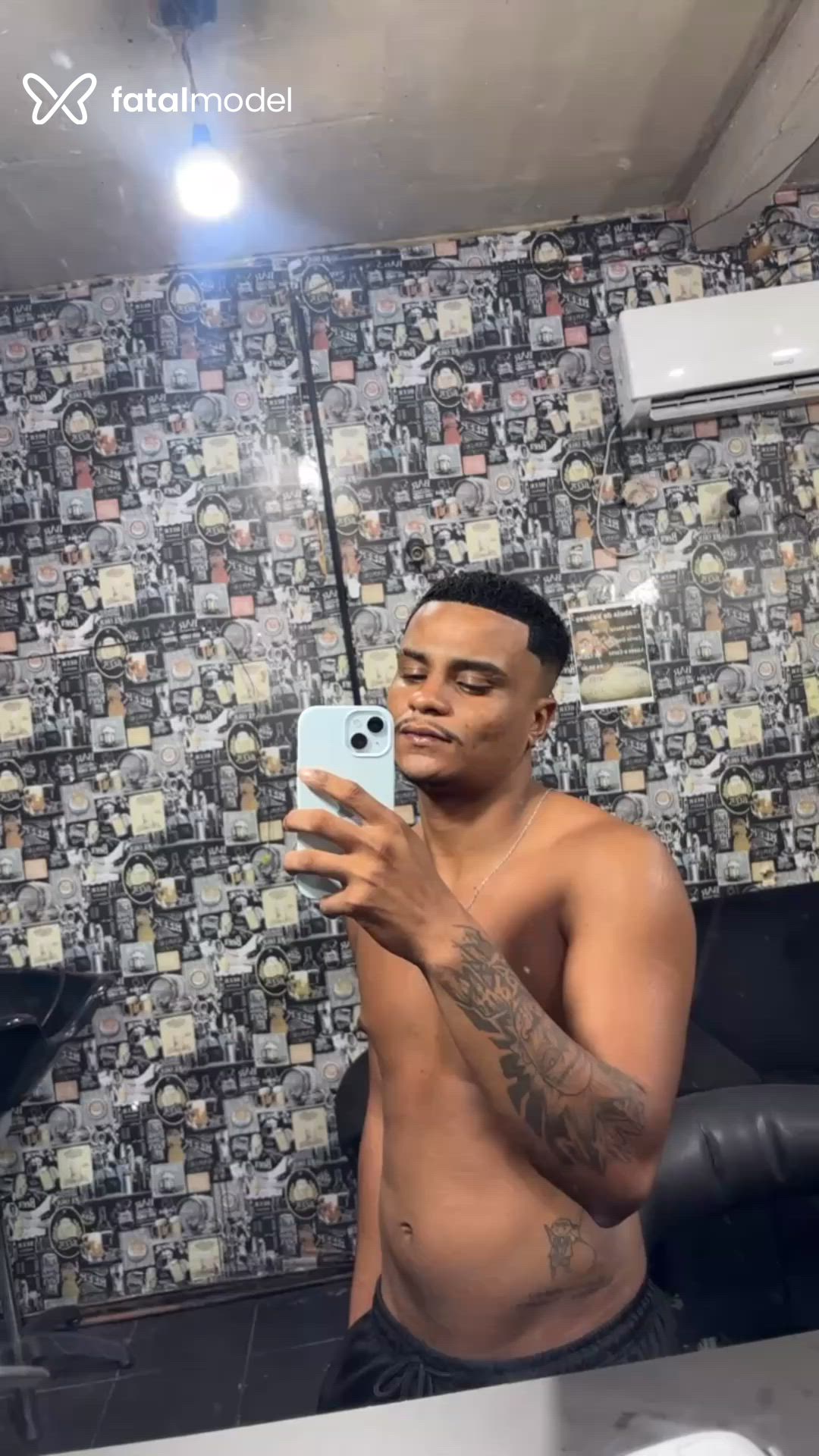 Acompanhante homem morena (o) de olhos pretos - Pretinho Acompanhante homem morena (o) de olhos pretos - Pretinho