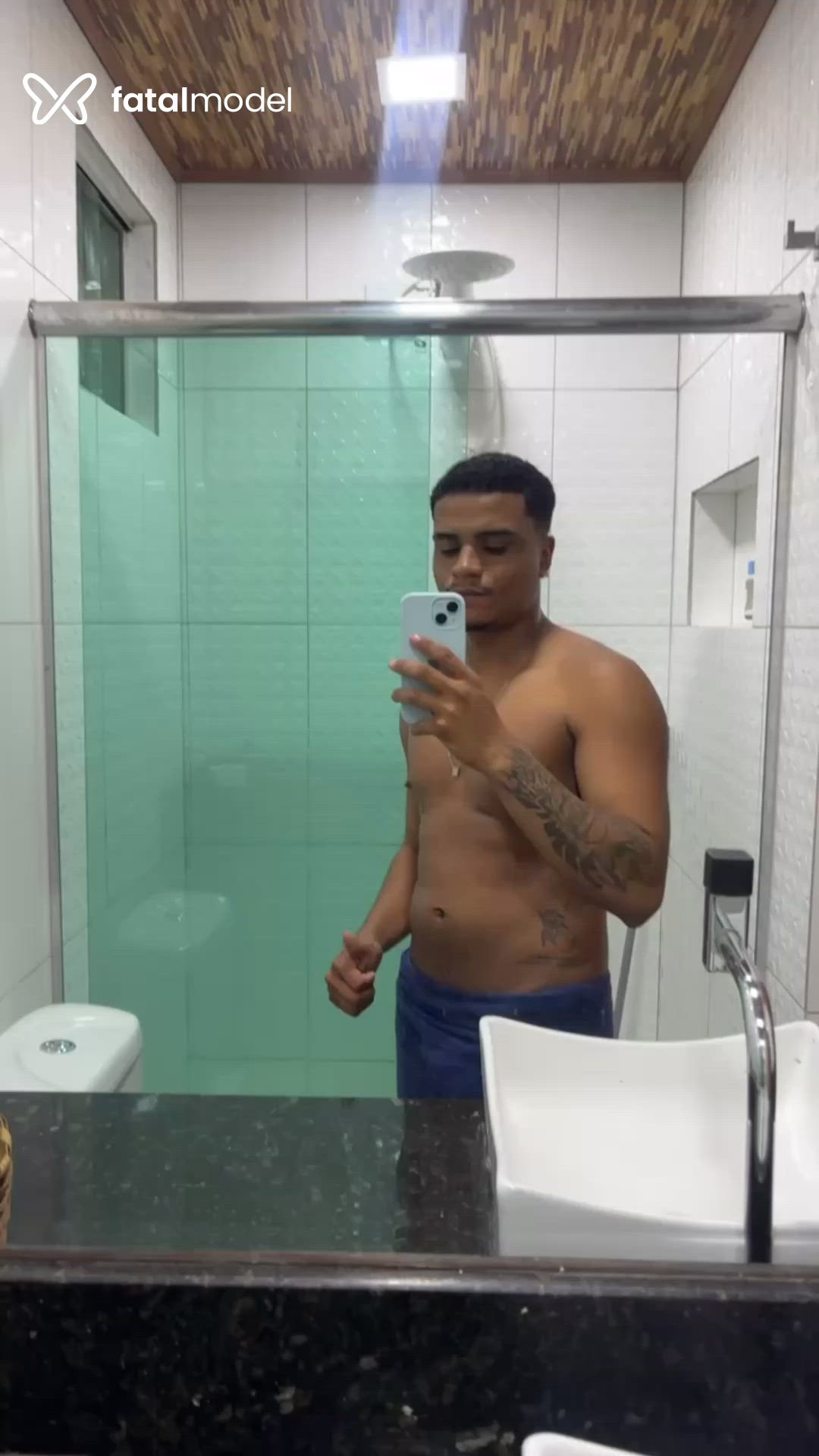 Acompanhante homem morena (o) de olhos pretos - Pretinho Acompanhante homem morena (o) de olhos pretos - Pretinho