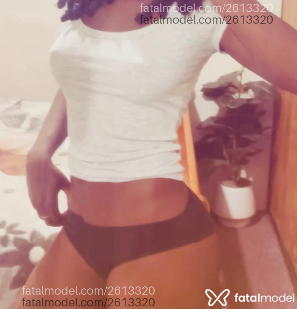 Acompanhante mulher morena (o) de olhos castanhos - Mel