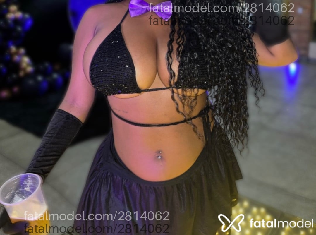 Acompanhante mulher morena (o) de olhos castanhos - Mah