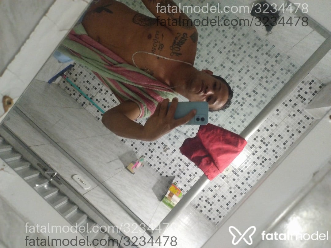 Acompanhante homem com cabelo castanho de olhos castanhos - Rodriguinho