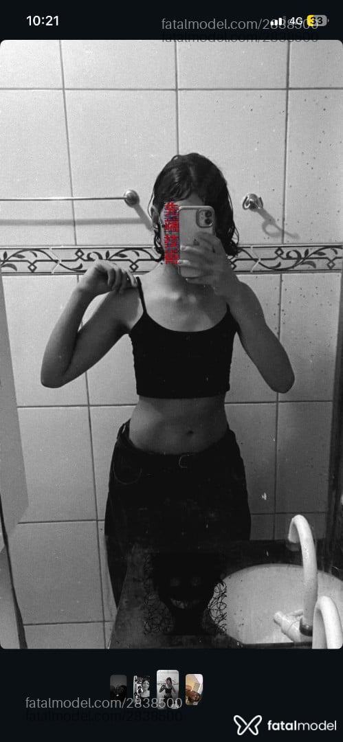 Acompanhante mulher trans morena (o) de olhos pretos - Vitória Campos
