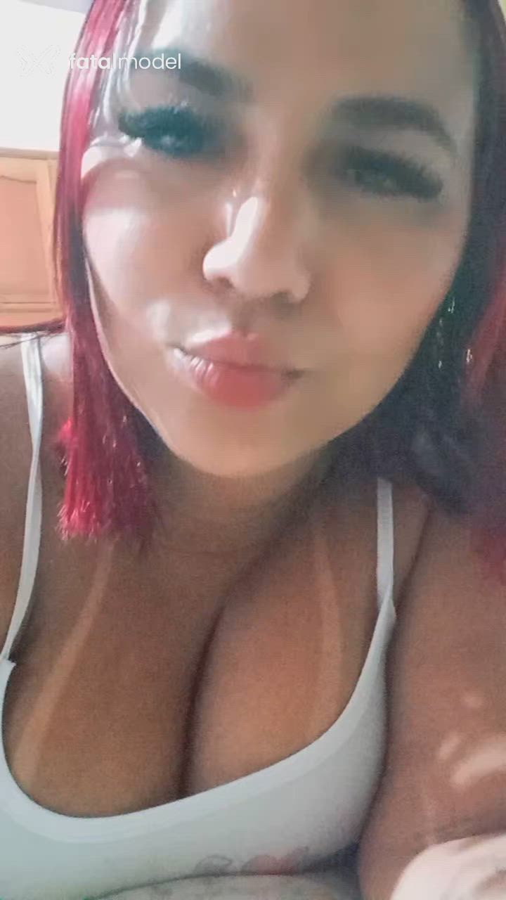 Acompanhante mulher morena (o) de olhos castanhos - Janny