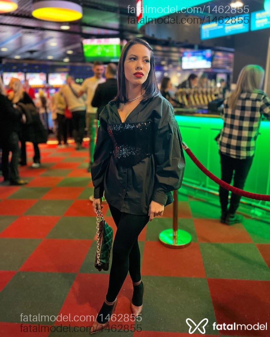 Acompanhante mulher morena (o) de olhos castanhos - Luy Acompanhante mulher morena (o) de olhos castanhos - Luy