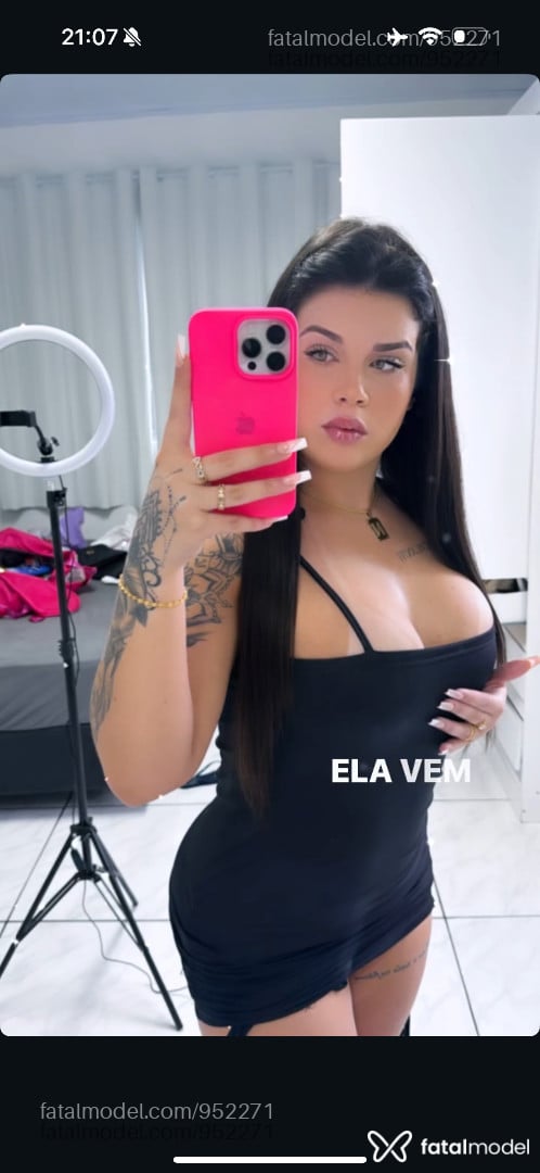 Acompanhante mulher com cabelo castanho de olhos azuis - Naty