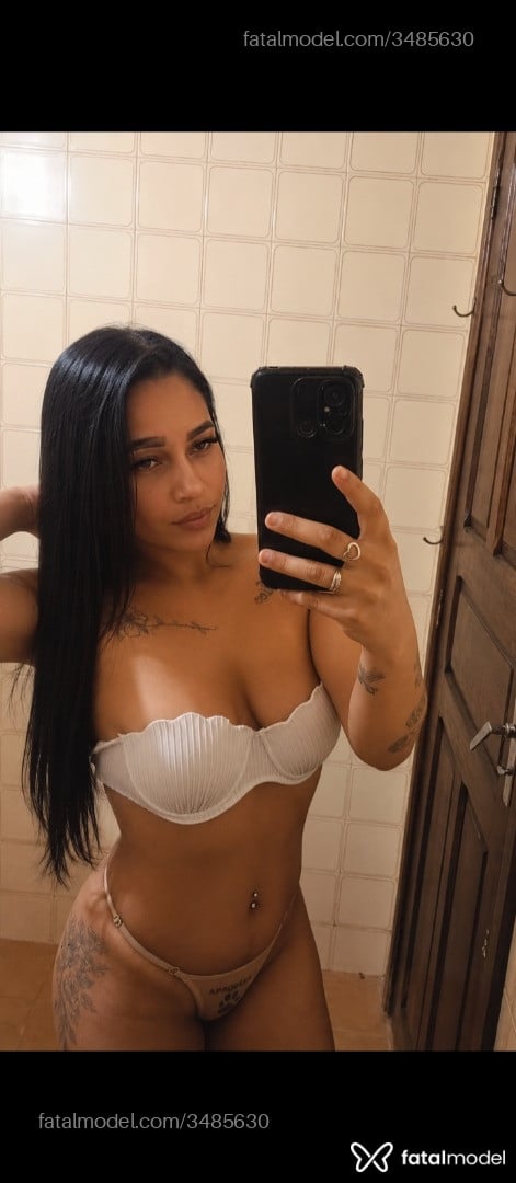 Acompanhante mulher morena (o) de olhos castanhos - Amandairis